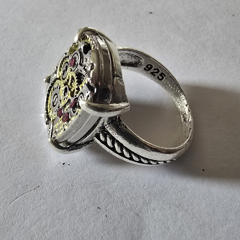 .925 Sterling Silver Steampunk Gear Ring with Red Accents Size 7 NEW - Picture 3 of 9
